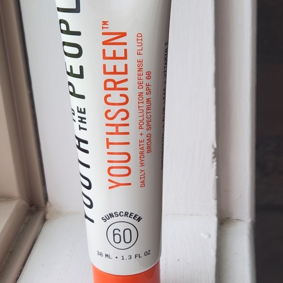 NIB YTTP YOUTHSCREEN DAILY HYDRATION SUNSCREEN - Picture 14 of 15